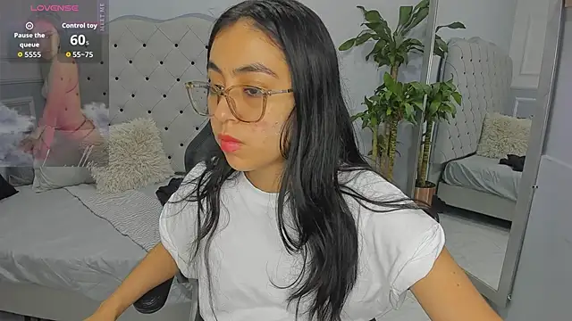 lucelly 15 online show from February 17, 11:42 am