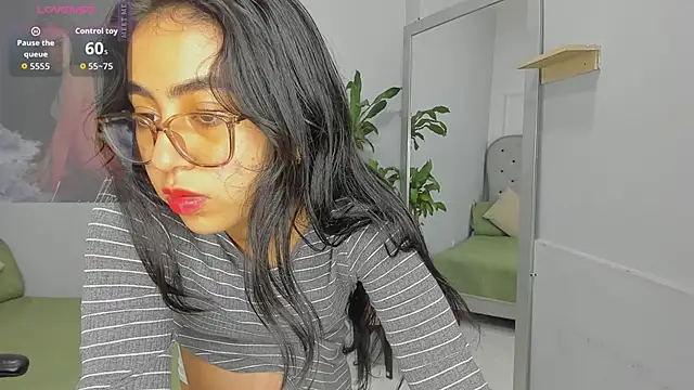 lucelly 15 online show from March 6, 12:22 pm