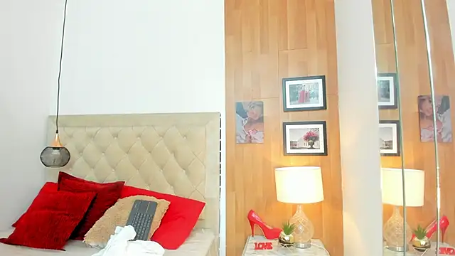 KimberlyBigBoobs online show from November 27, 4:26 am