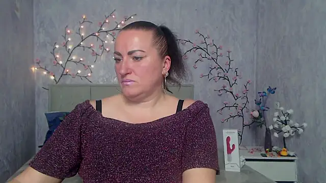 DianaMGG online show from April 24, 5:43 am