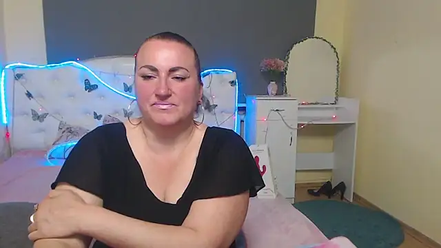 DianaMGG online show from April 27, 5:48 am