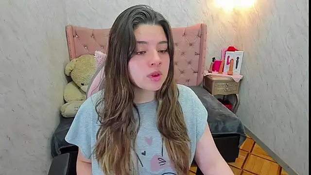 Lianngrace online show from June 11, 2:03 pm