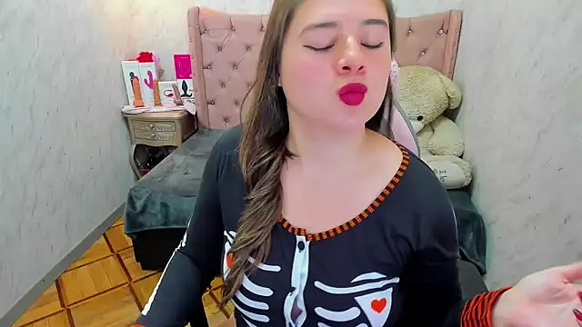 Snapshot of Lianngrace chatting on October 17, 2:31 pm Lianngrace online show from October 17, 2:31 pm