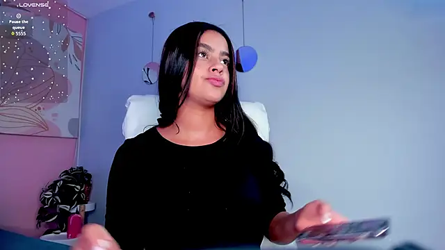 Snapshot of Bella_walker_ chatting on October 3, 7:52 pm Bella walker online show from October 3, 7:52 pm