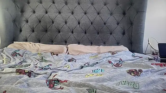 eatmypie69 online show from November 28, 11:46 am