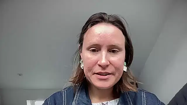 eatmypie69 online show from November 3, 9:46 am