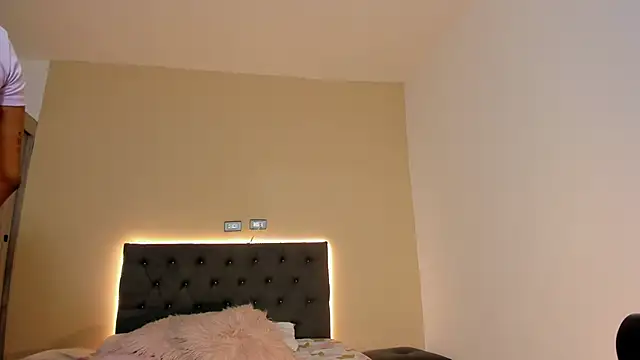 ZahraRose online show from November 4, 8:47 pm