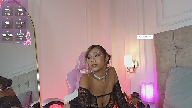 JasmineRoss 1 online show from June 5, 7:20 pm