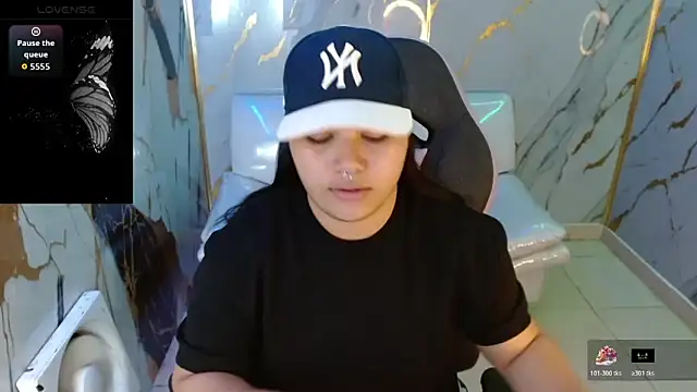 melany rouse18 online show from April 15, 3:29 am