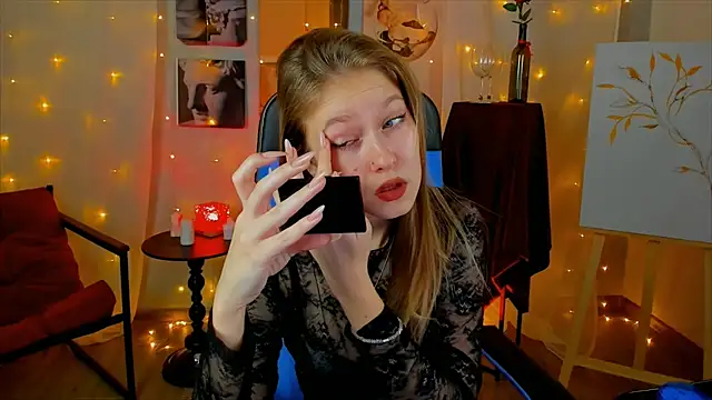 EveMundie online show from December 2, 12:51 pm