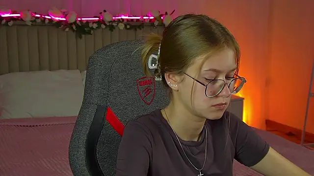 EveMundie online show from September 18, 12:15 pm