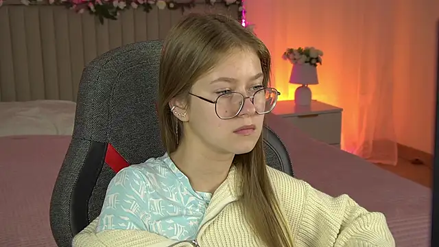 EveMundie online show from October 3, 1:05 pm