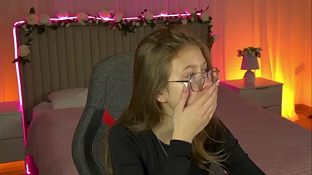 EveMundie online show from October 21, 12:20 pm