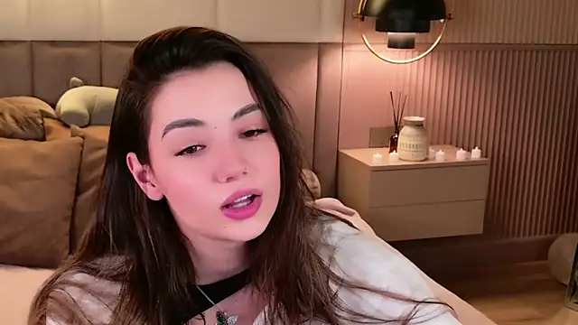 Alice Deleon online show from November 5, 11:15 am