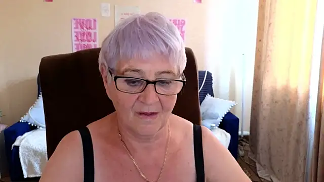 Sandra Snowflake online show from June 18, 9:14 am