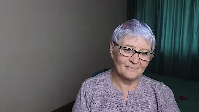 Snapshot of Sandra_Snowflake chatting on September 18, 11:31 am Sandra Snowflake online show from September 18, 11:31 am