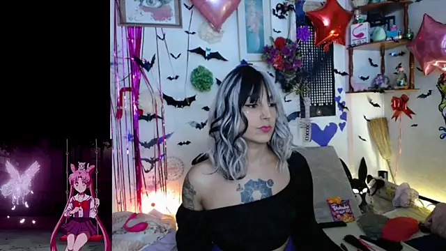 purplekattlyn online show from March 28, 1:05 am