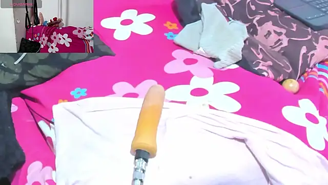 afroditacute15 online show from February 7, 10:13 pm