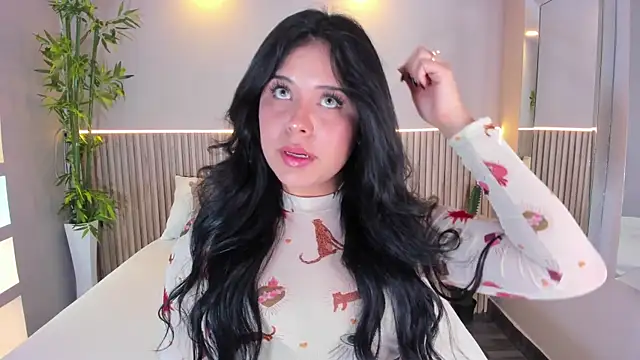 GeorginaReyes online show from December 19, 10:35 pm