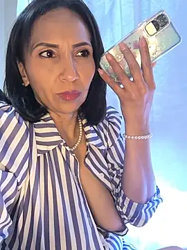 Mrsvictoriaaa online show from June 4, 8:46 pm