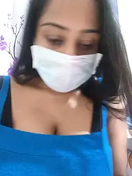 COZY ROZI online show from October 12, 6:10 pm