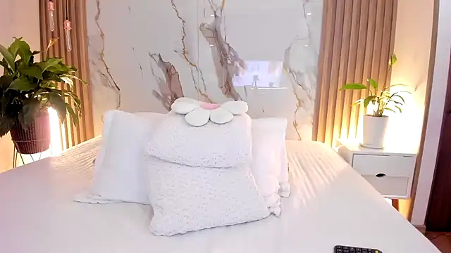 miss martiina online show from May 16, 2:47 am