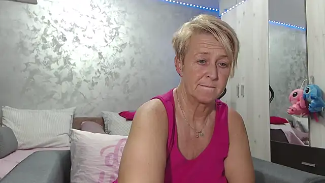 RosesandLillies online show from April 21, 5:31 pm