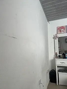 Emily-teen online show from February 5, 6:44 pm