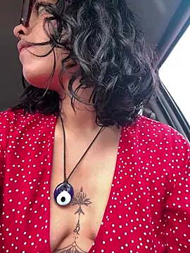 Alice surprise online show from February 8, 5:49 pm