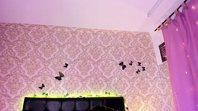 Luna Sommer online show from April 19, 6:10 pm