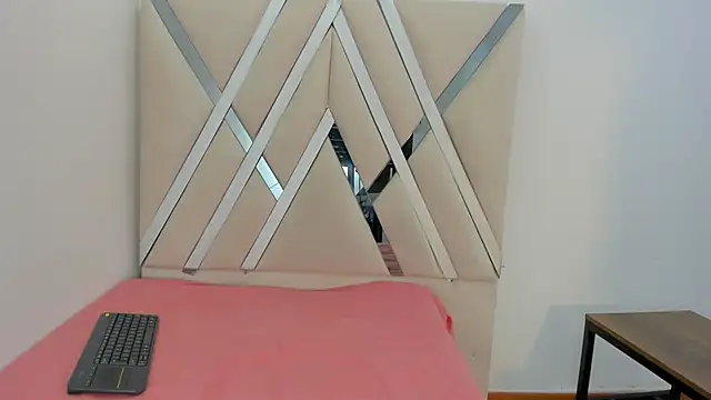 Snapshot of Emily-Carter chatting on September 12, 8:38 pm Emily-Carter online show from September 12, 8:38 pm