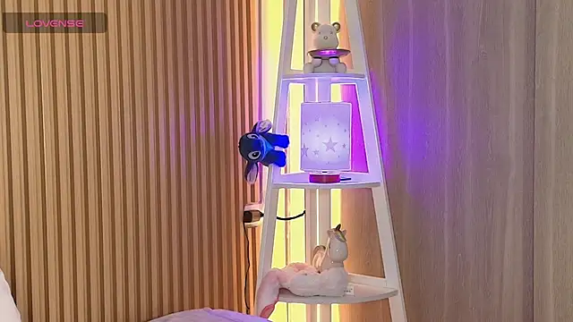 emily sweett24 online show from April 20, 12:30 pm