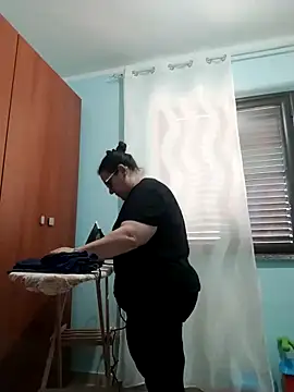 Dolcecurvy online show from June 19, 1:36 pm