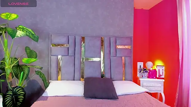 Tyla Ks online show from April 7, 7:38 pm