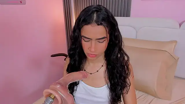 honey sofii  online show from October 12, 1:02 pm