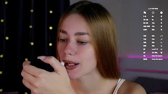 EmilaMills online show from October 14, 12:46 am