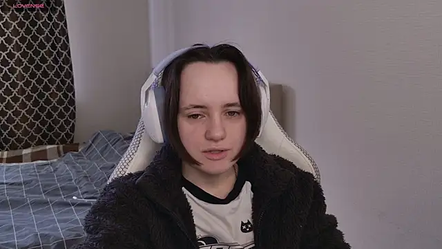 Luna Loveee online show from April 26, 6:11 am