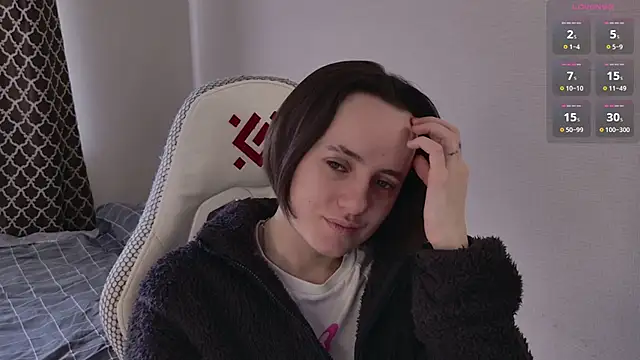 Luna Loveee online show from April 23, 5:37 am