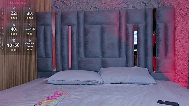 innocenthazel online show from October 12, 12:51 pm