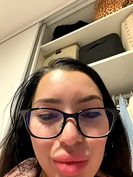 Mia Splash online show from January 18, 8:10 am