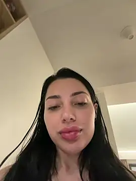 Mia Splash online show from April 20, 6:11 pm