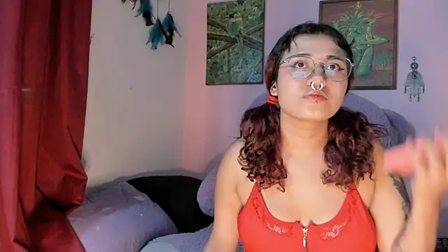 Maddy Jhonsson online show from July 9, 2:14 am