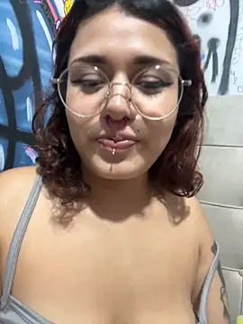 Maddy Jhonsson online show from September 30, 2:17 am