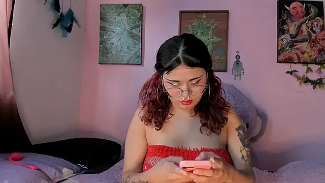 Maddy Jhonsson online show from July 22, 4:52 pm