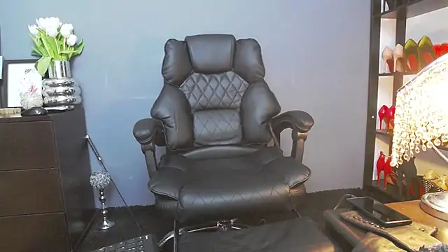 MissVonnTease online show from April 8, 5:37 pm