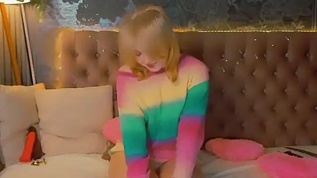 EmilyAngells online show from March 2, 7:15 am