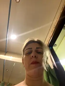 Lusi Luxary online show from November 5, 5:45 am