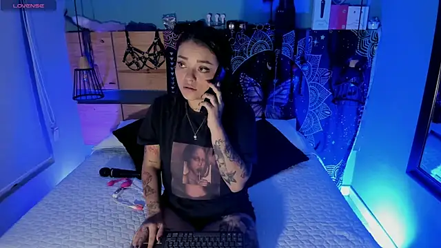 ChloeAllennn online show from April 28, 3:16 pm