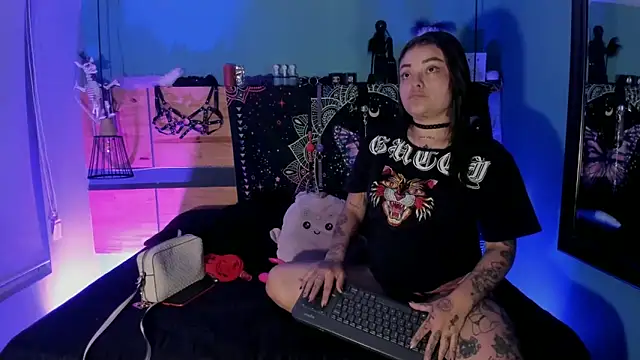 ChloeAllennn online show from June 2, 11:22 am