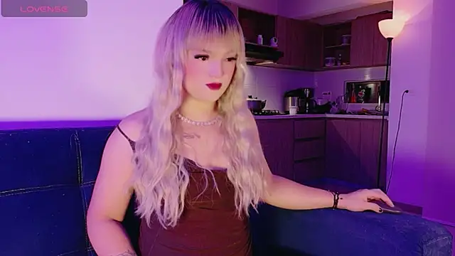 ScarletThompsonx online show from April 24, 6:38 am